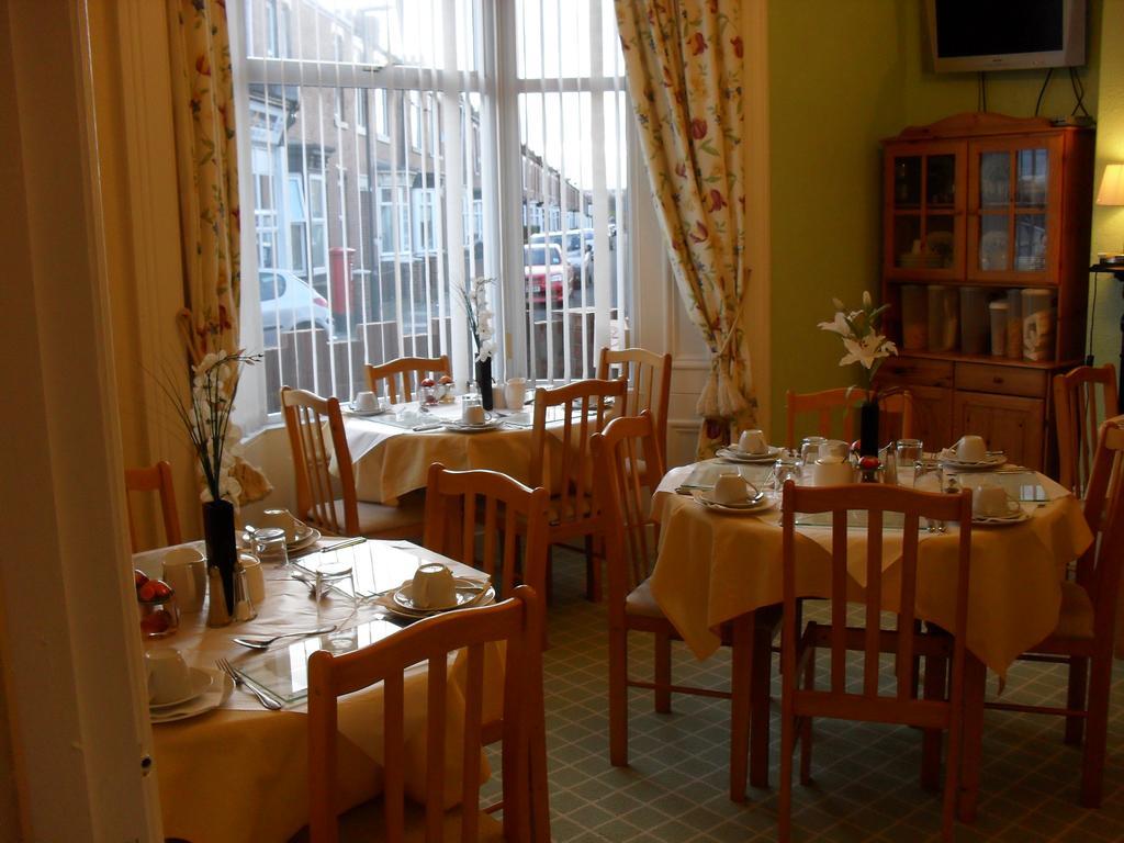 Roker View Guest House Sunderland  Bagian luar foto
